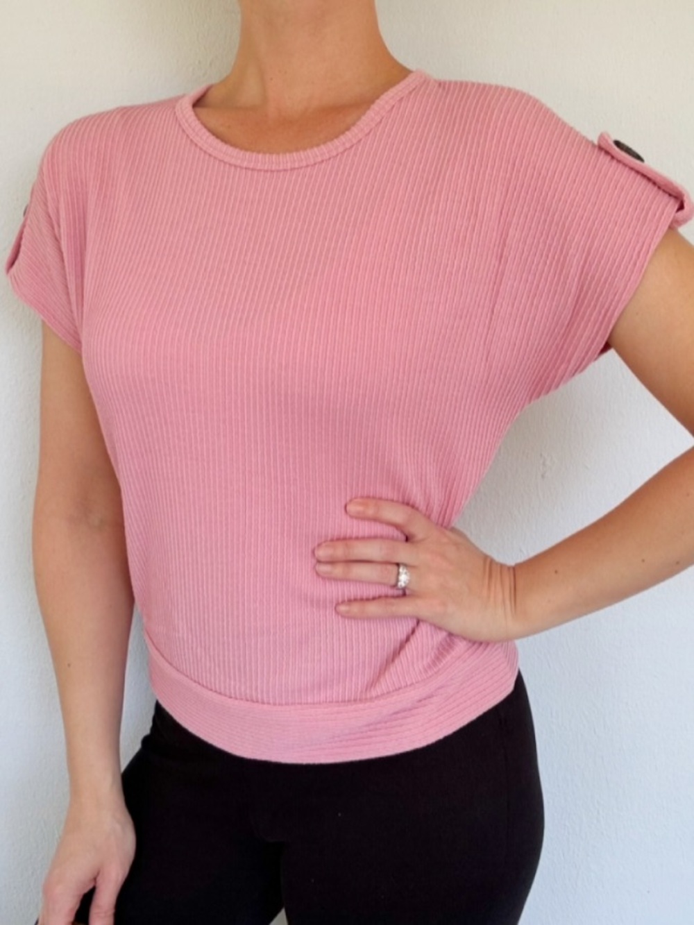 Rue JuJu Petite blush pink ribbed knit button dolman short sleeve top medium